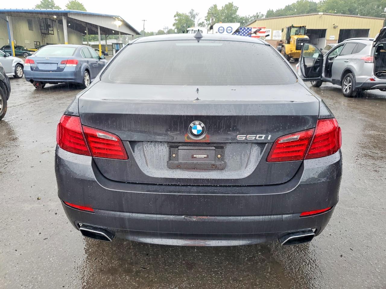 2011 BMW 550 Xi - Фото 6