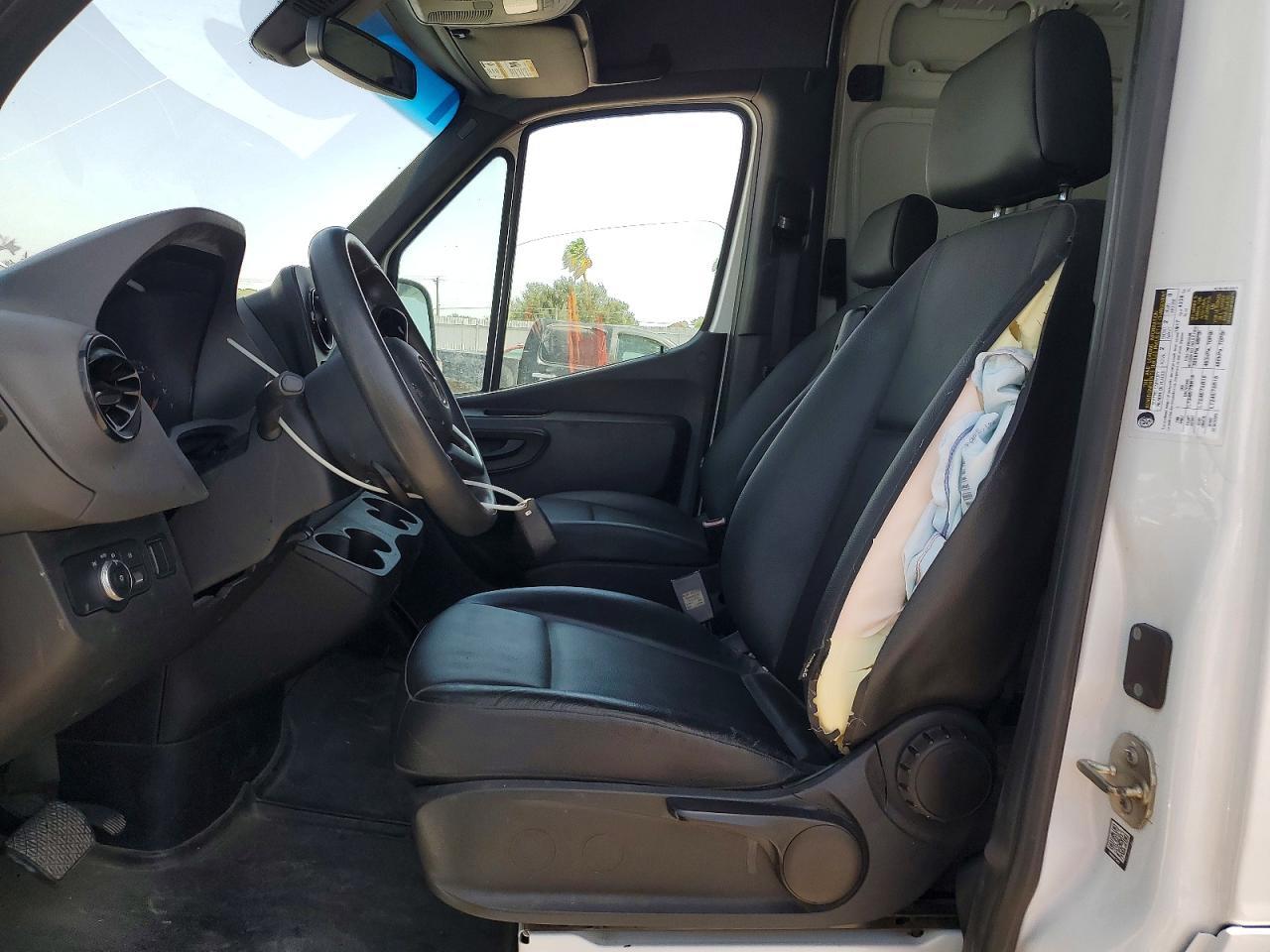 2022 Mercedes-Benz Sprinter 2500 - Image 7