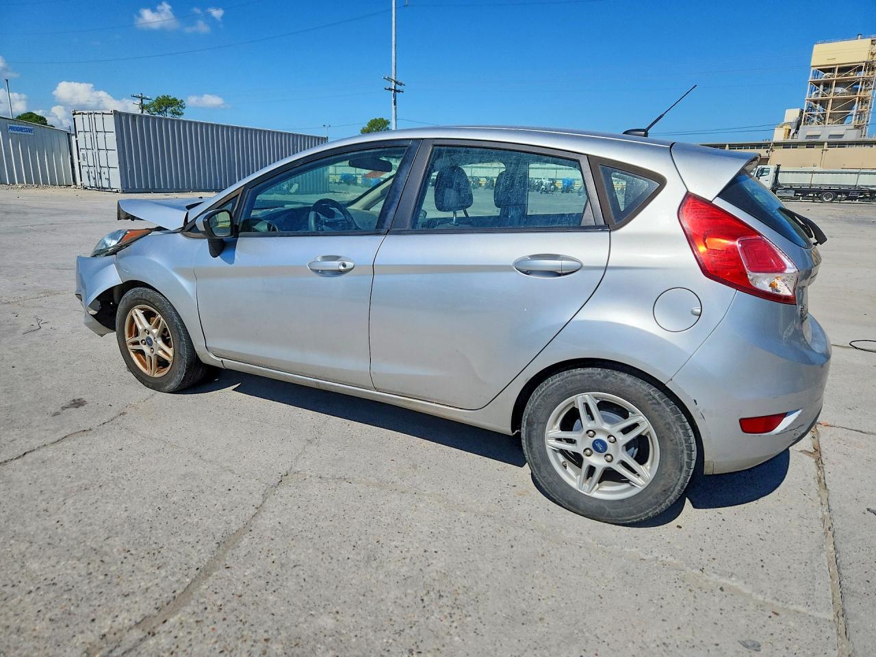 2019 Ford Fiesta Se - Фото 2