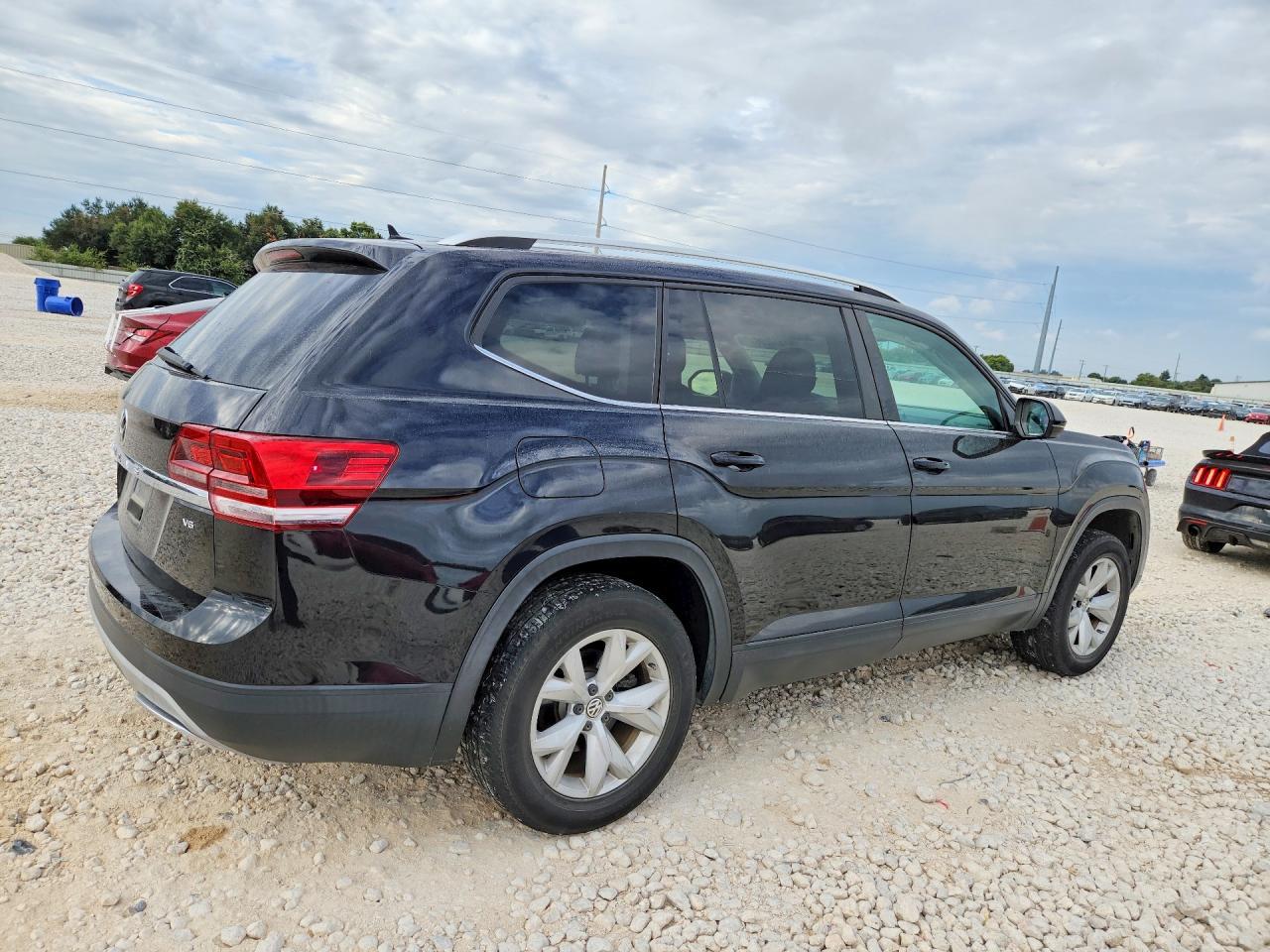 2018 Volkswagen Atlas - Image 3