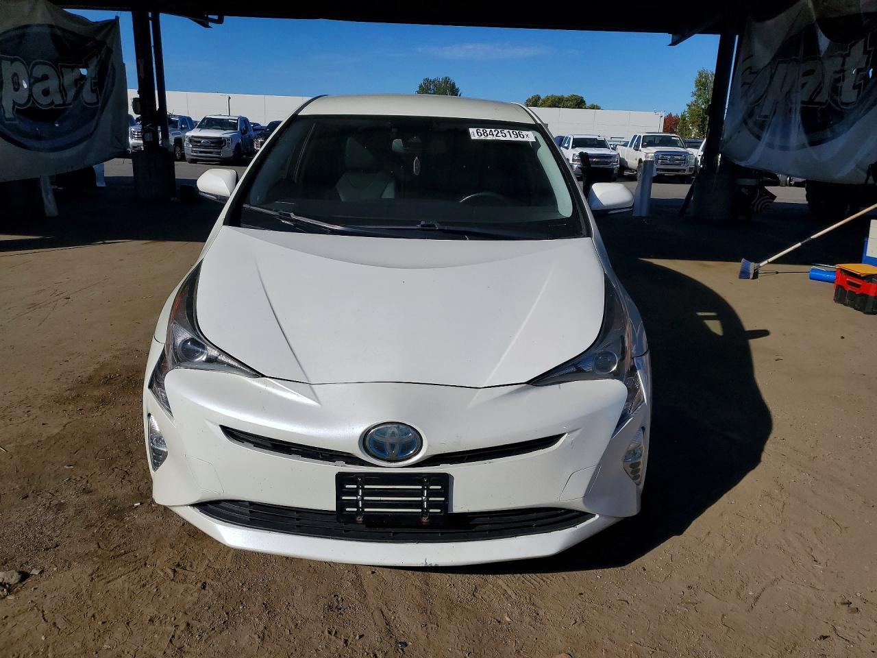 2016 Toyota Prius Four Touring - Фото 5