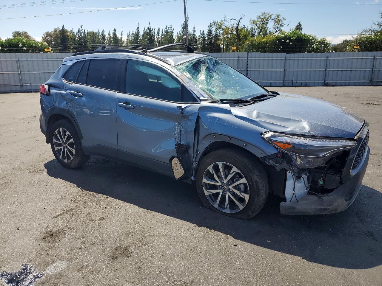 2024 Toyota Corolla Cross Xle 4Wd - Image 4