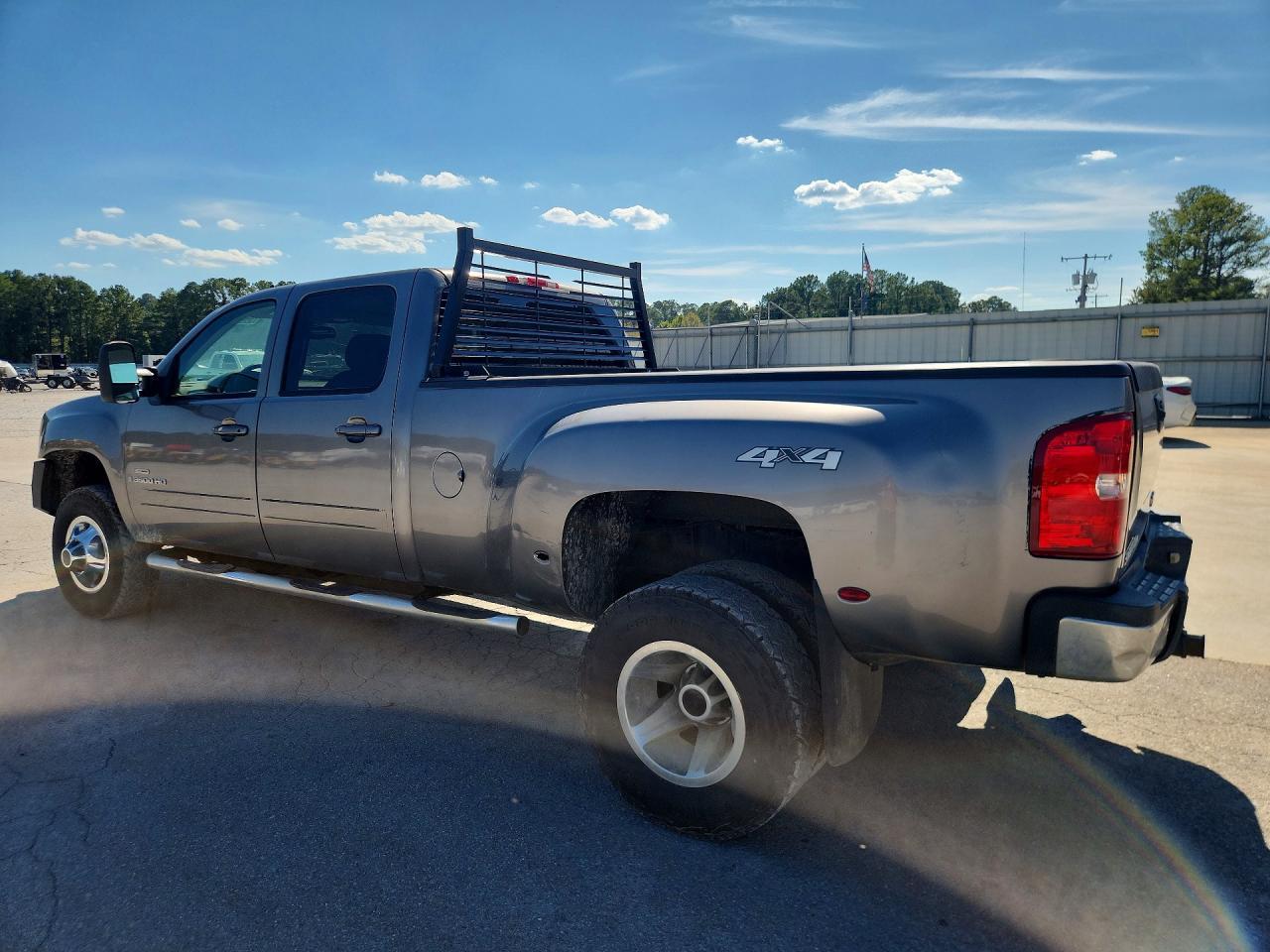 2008 GMC Sierra K3500 - Фото 2