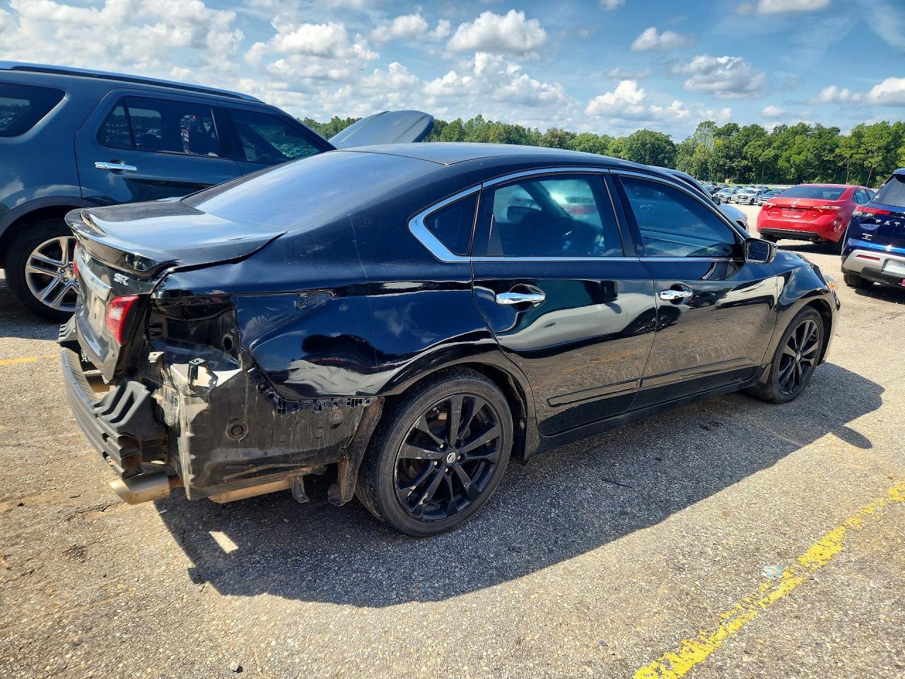 2017 Nissan Alitma - Image 3