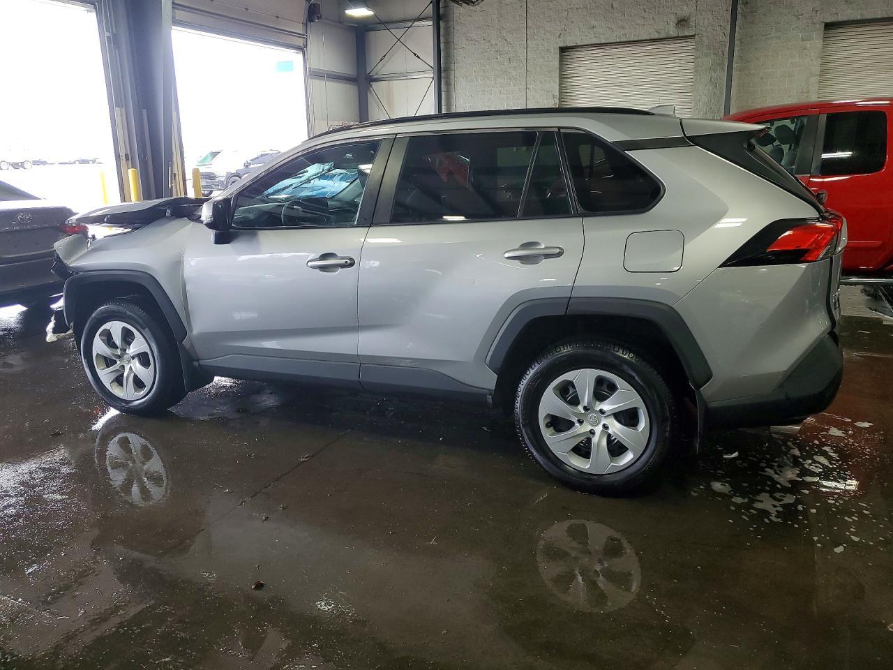 2020 Toyota Rav4 Le - Фото 2