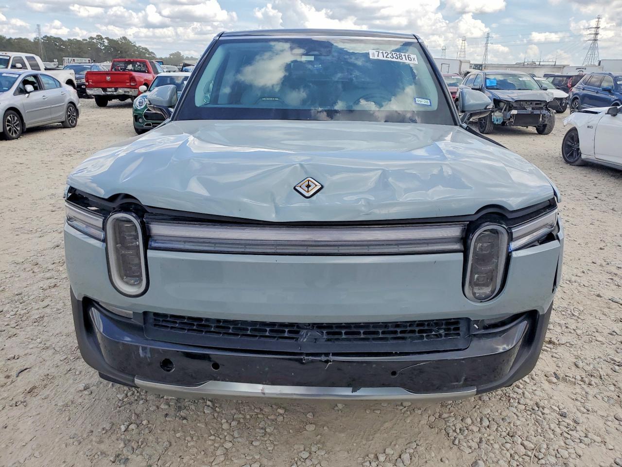 2025 Rivian R1S Adventure - Фото 5