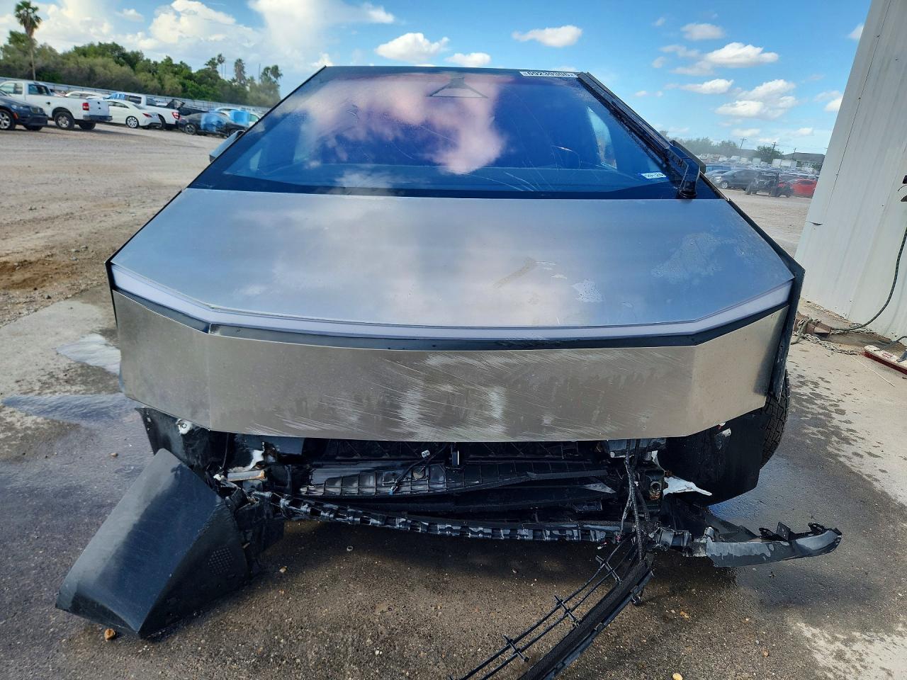 2026 Tesla Cybertruck - Image 5