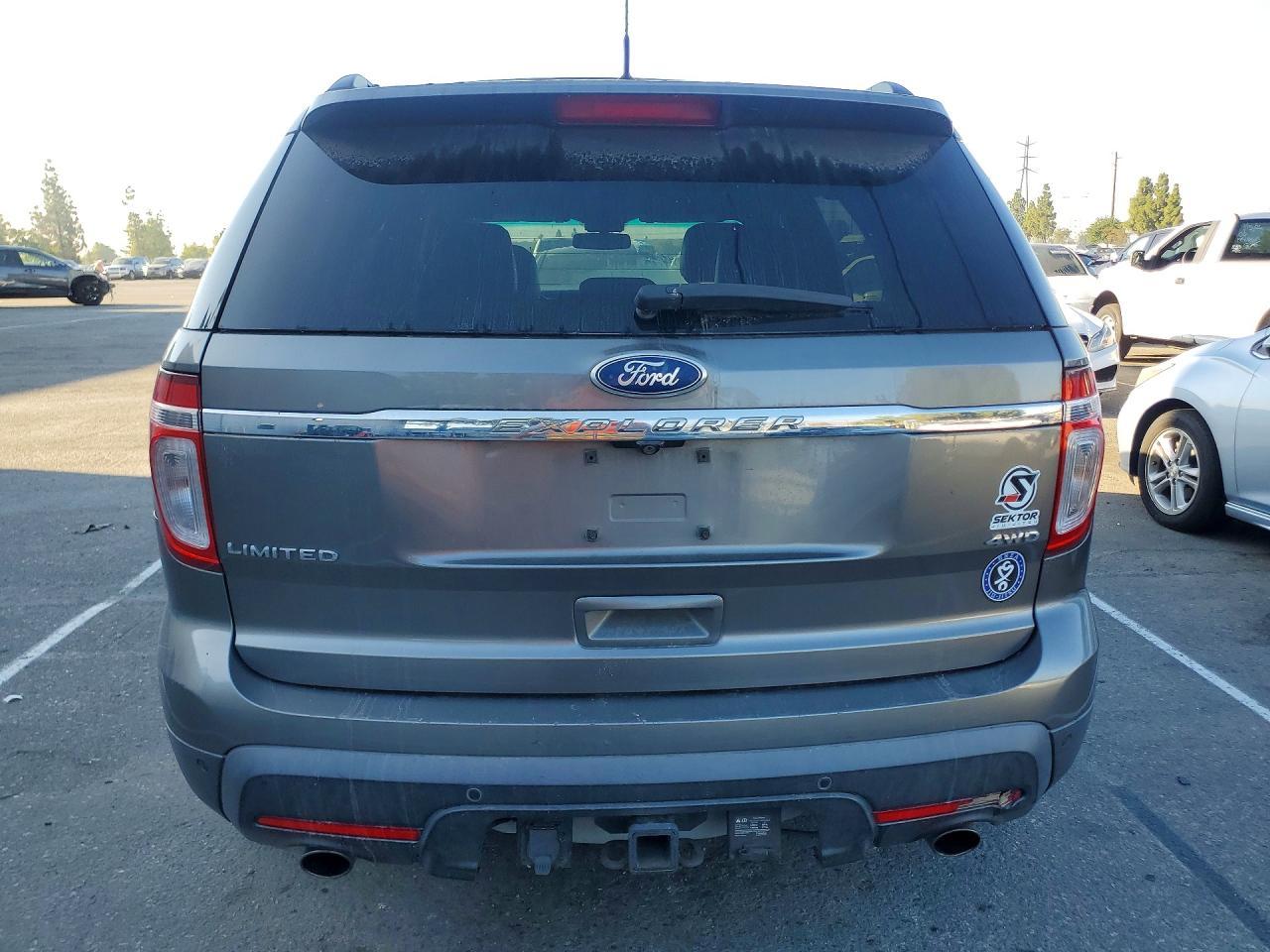 2011 Ford Explorer Limited - Image 6