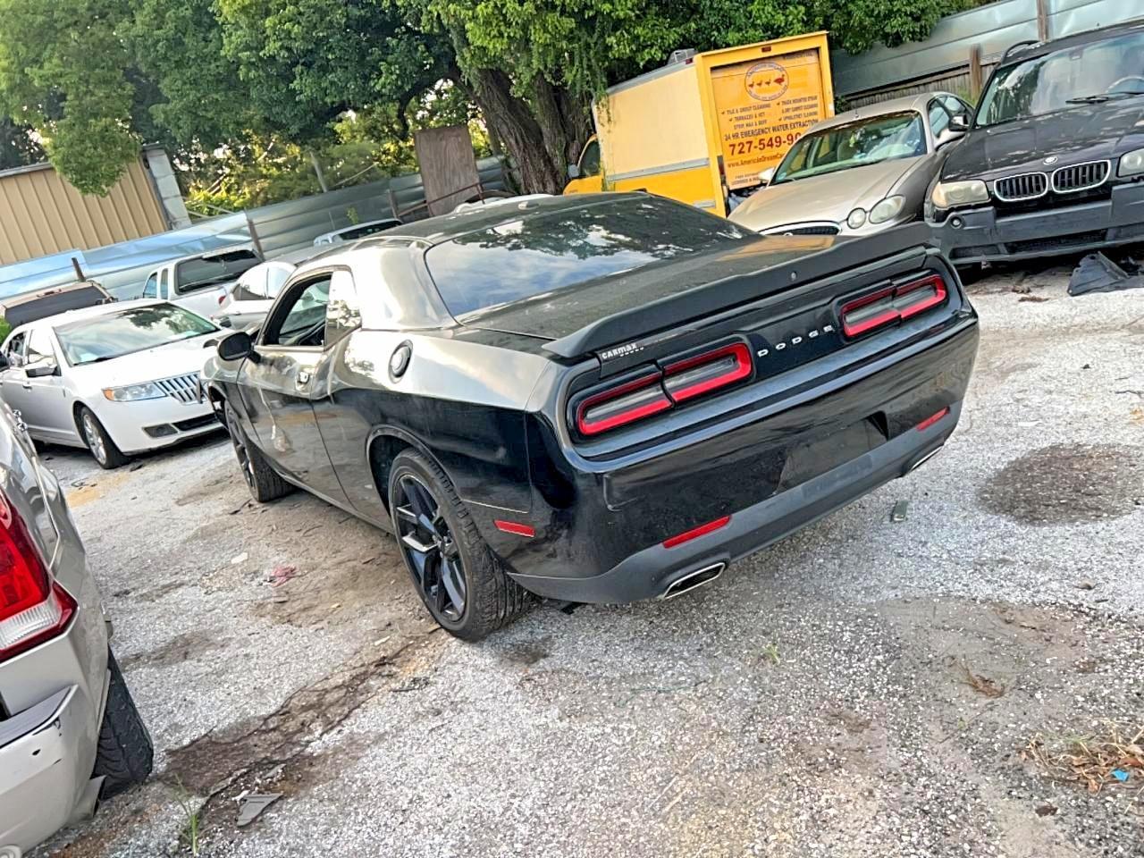 2019 Dodge Challenger Sxt - Image 3