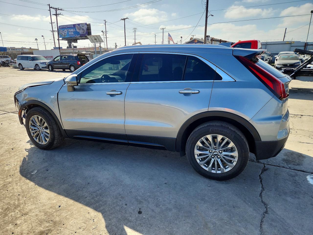 2025 Cadillac Xt4 Premium Luxury - Фото 2