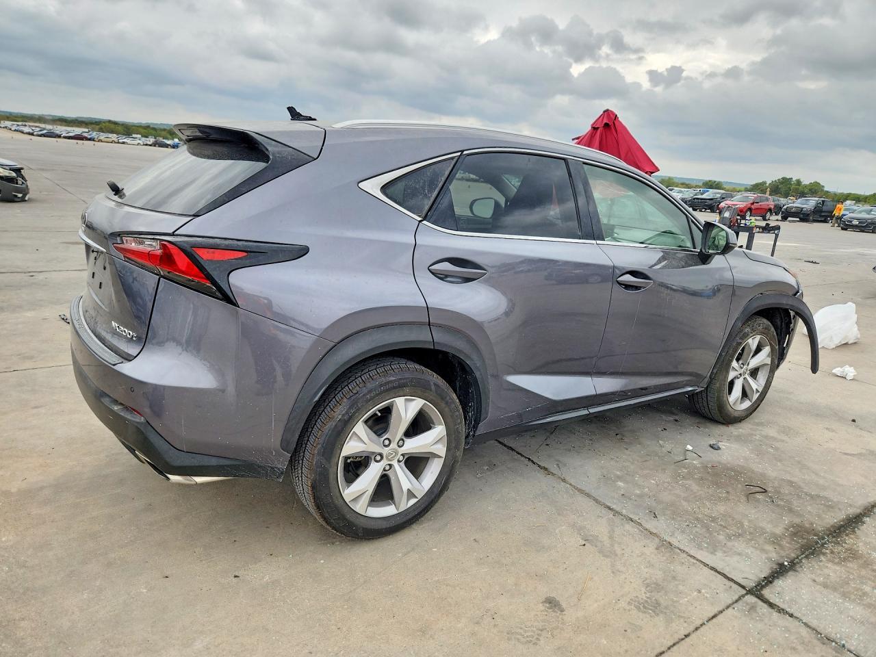 2017 Lexus Nx 200T - Image 3