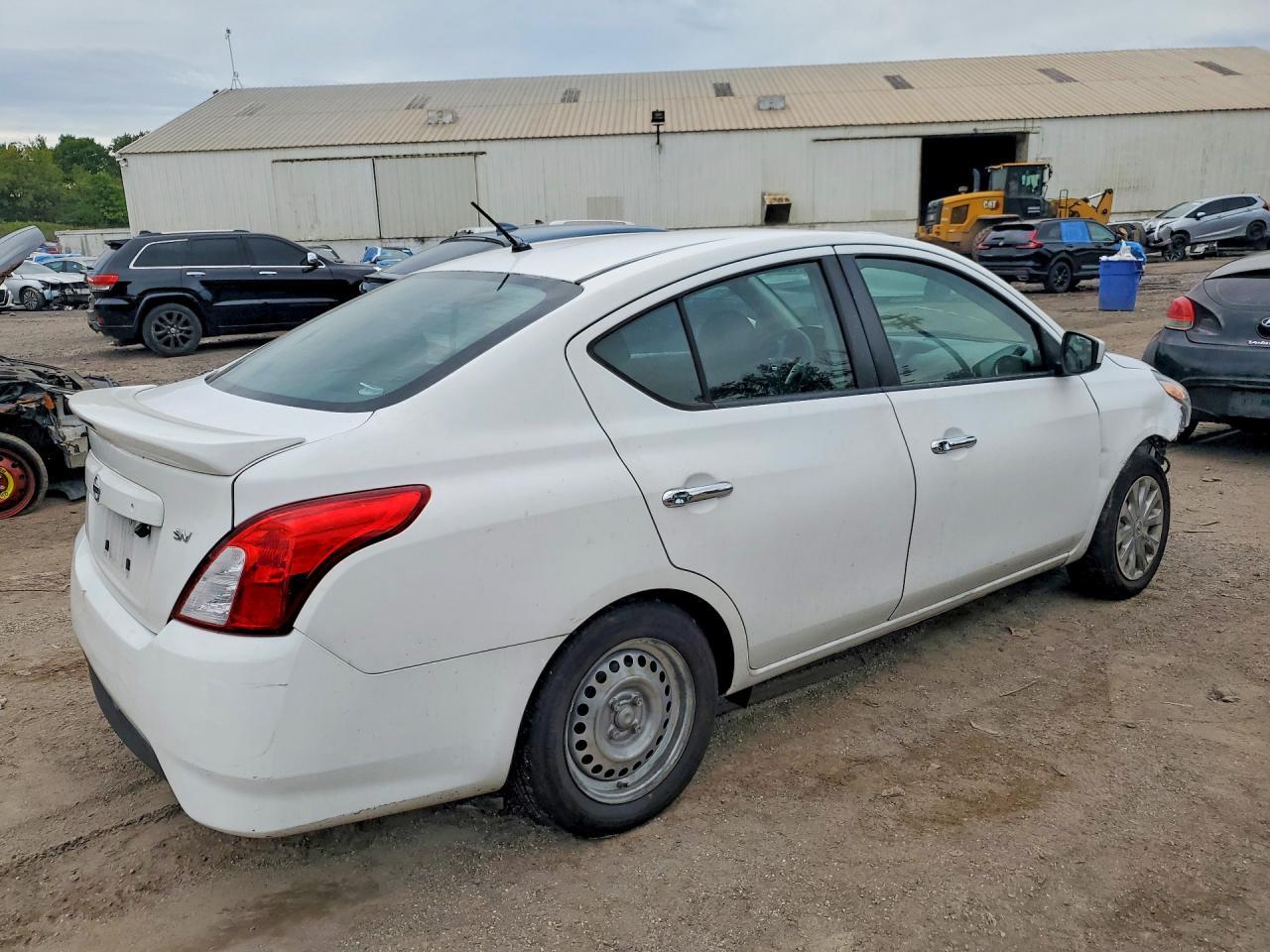 2017 Nissan Versa 1.6 Sv - Фото 3