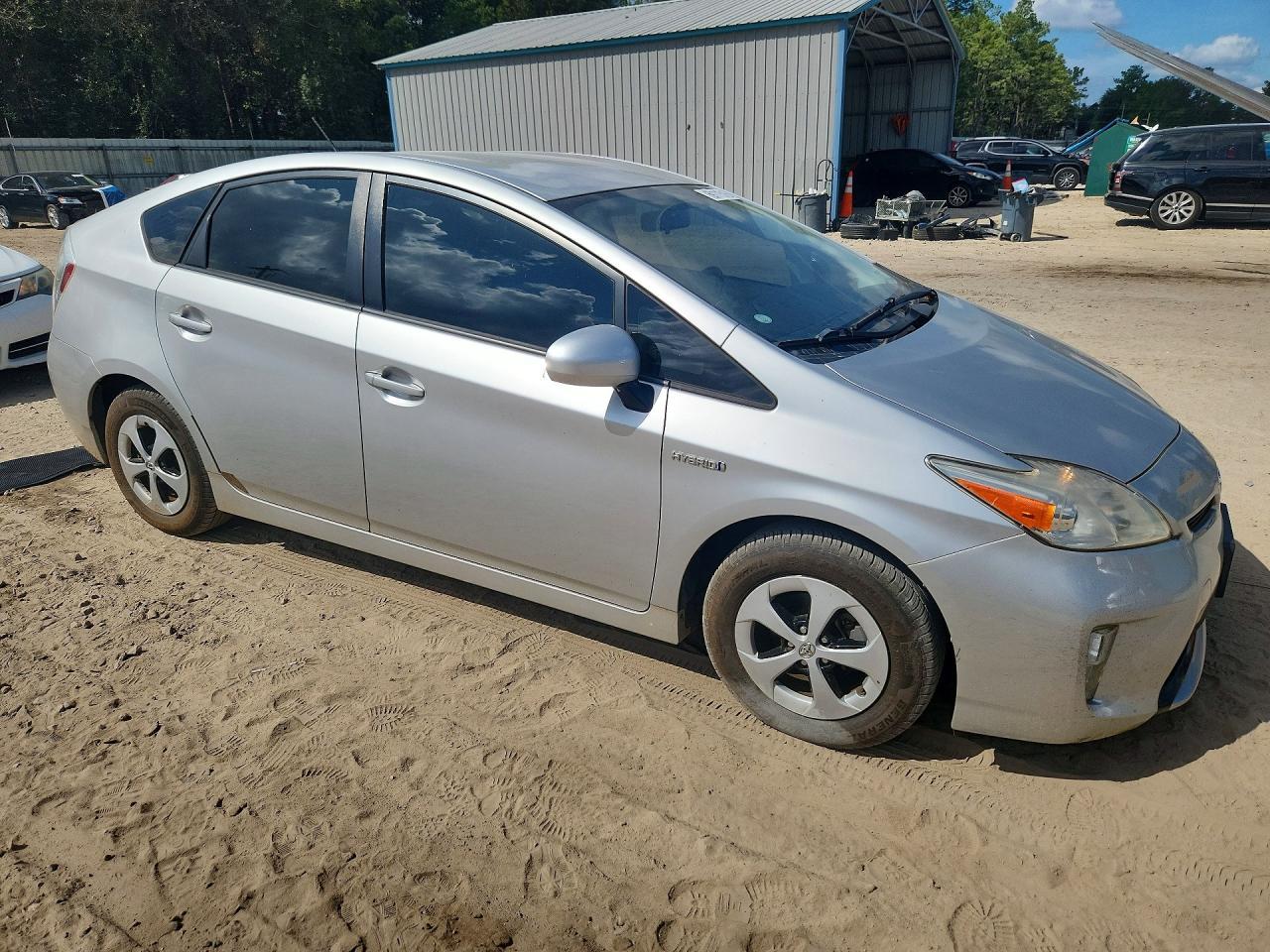 2014 Toyota Prius Three - Фото 4