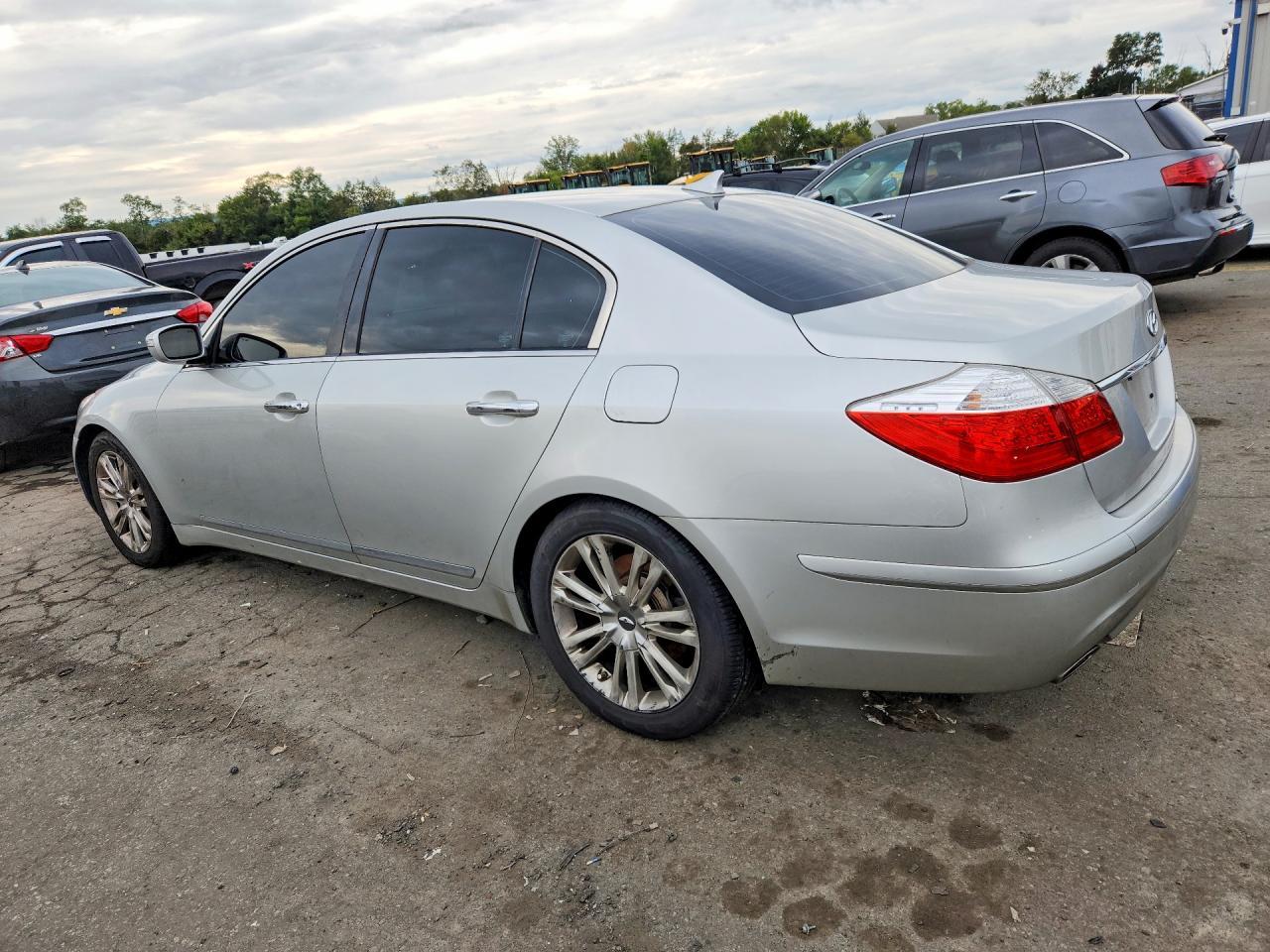 2009 Hyundai Genesis 4.6L - Фото 2