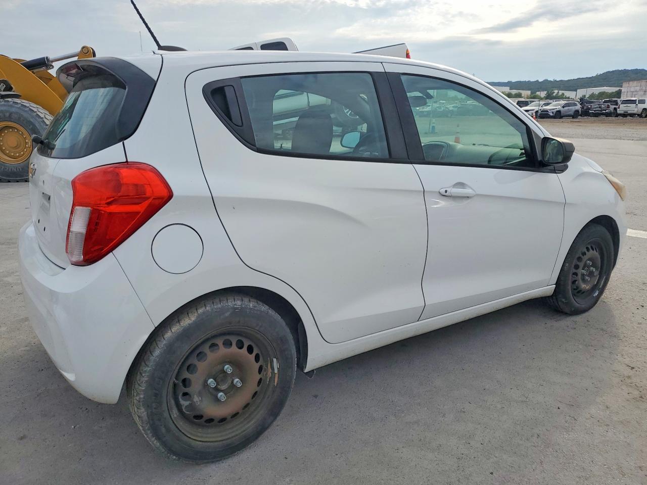 2020 Chevrolet Spark Ls - Фото 3