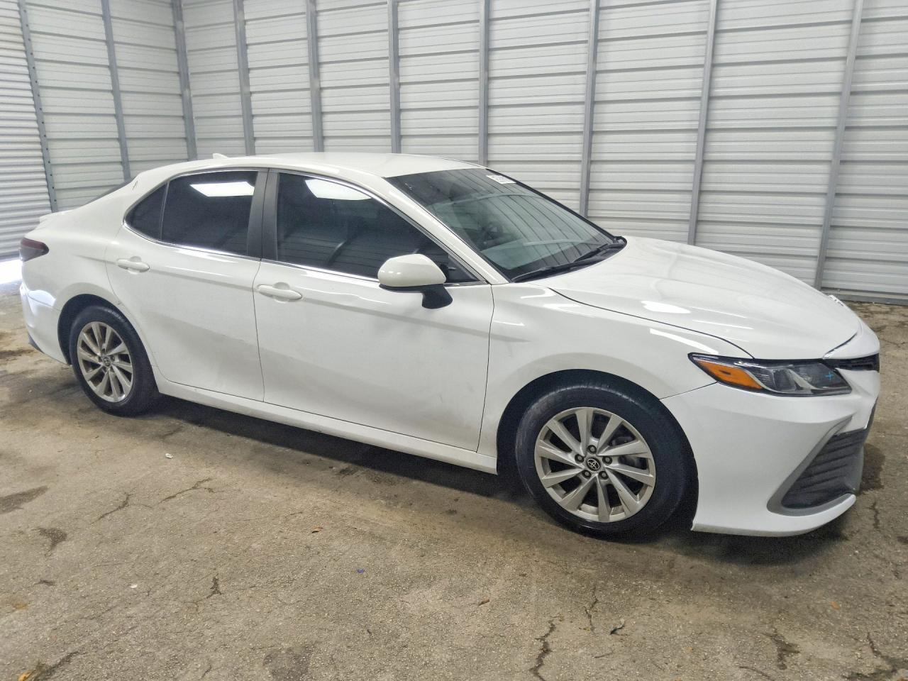 2023 Toyota Camry Le - Фото 4
