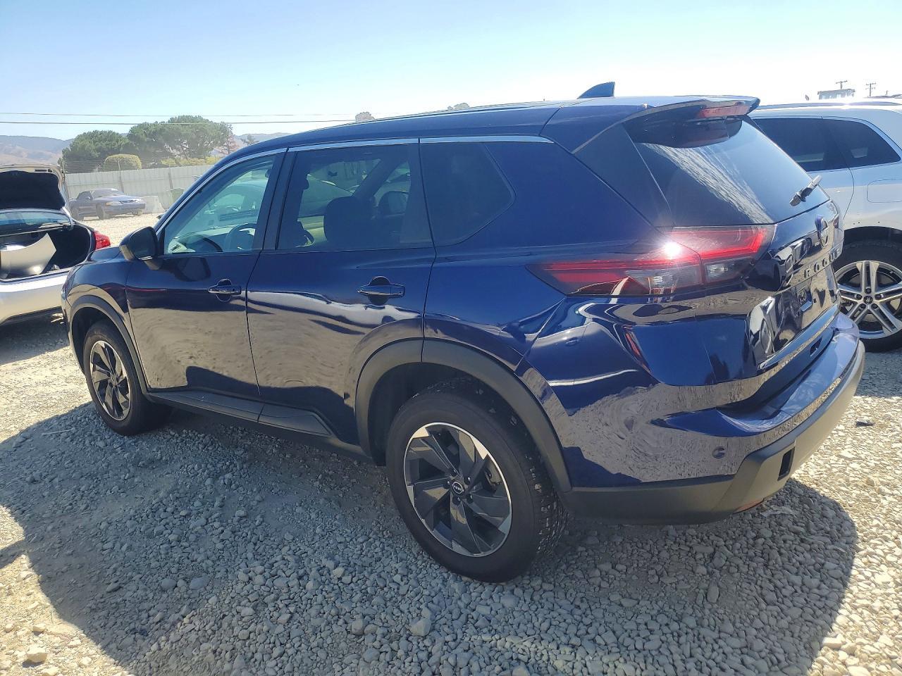 2025 Nissan Rogue Sv - Image 2