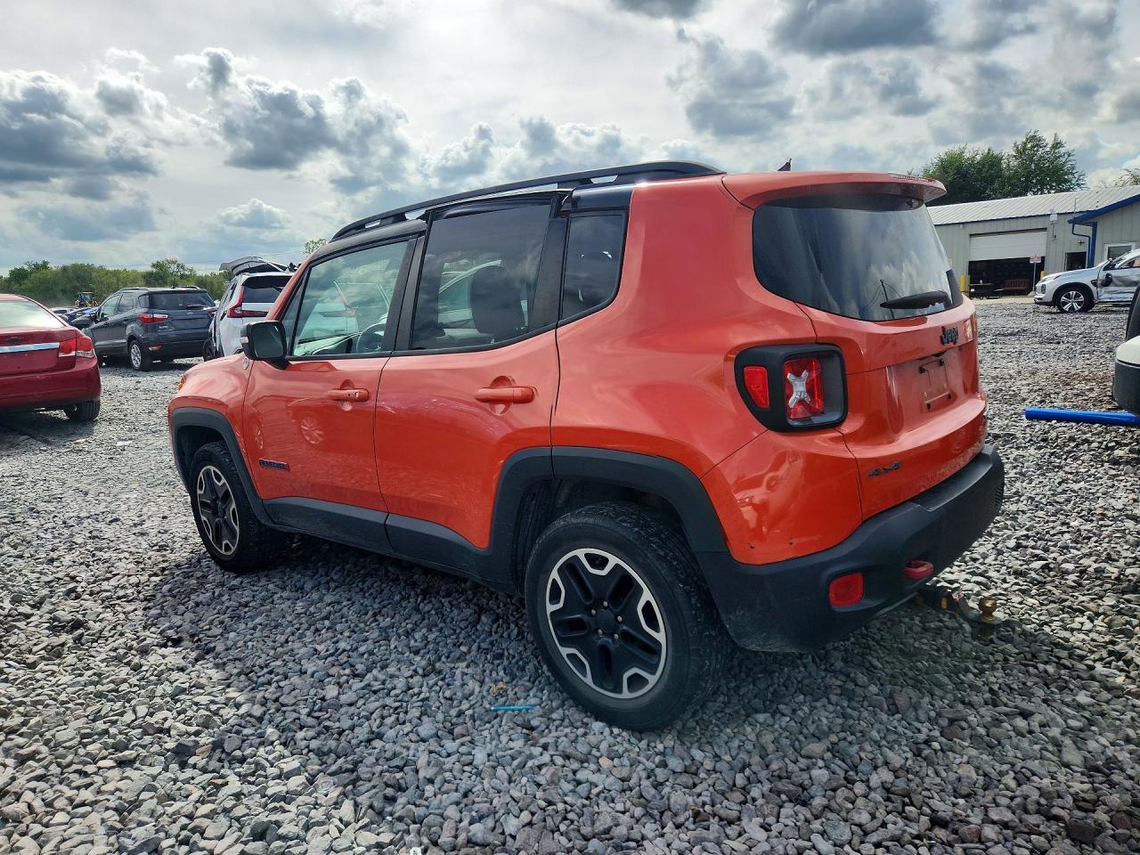 2016 Jeep Renegade Trailhawk - Фото 2