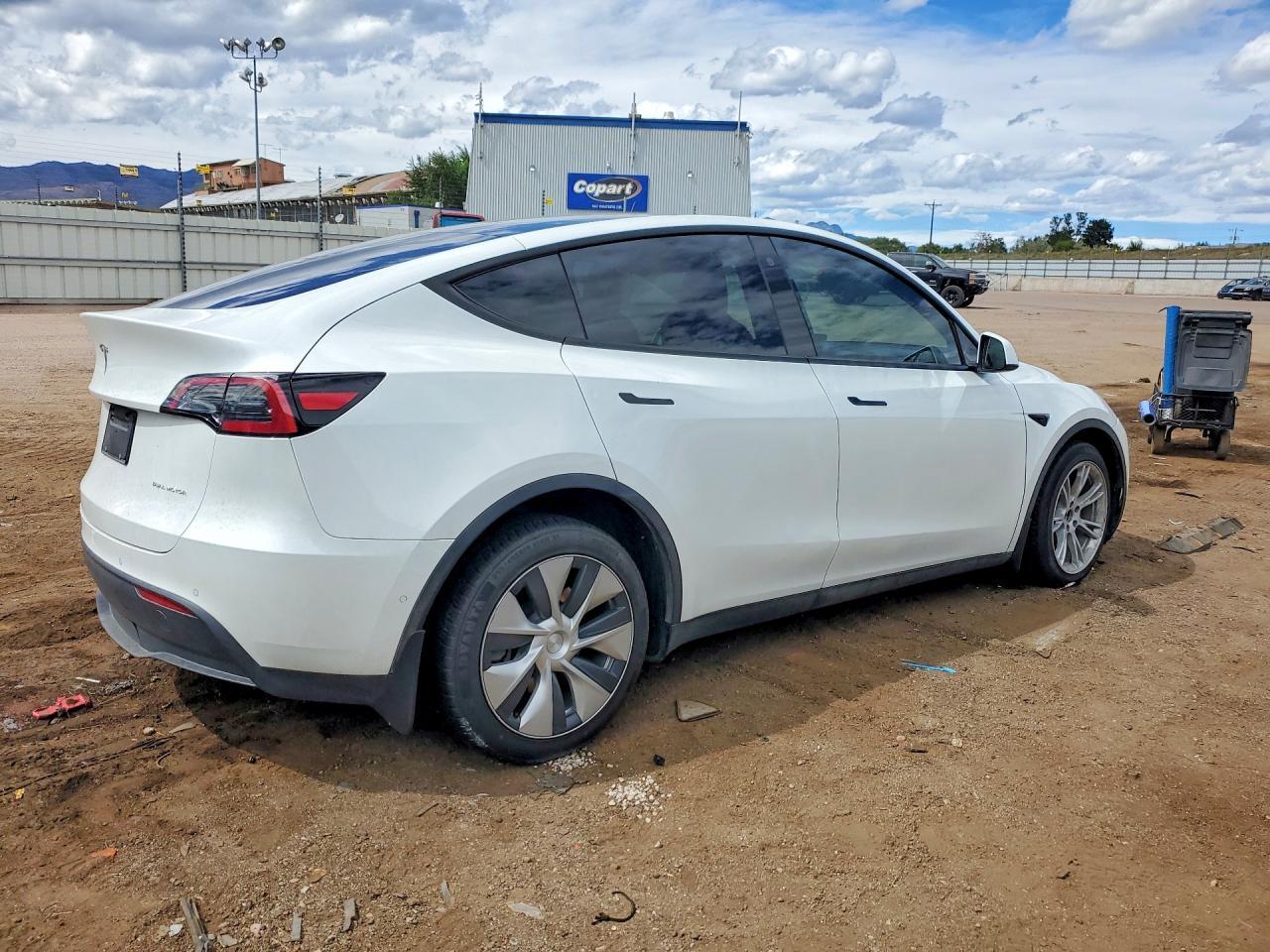 2022 Tesla Model Y - Image 3