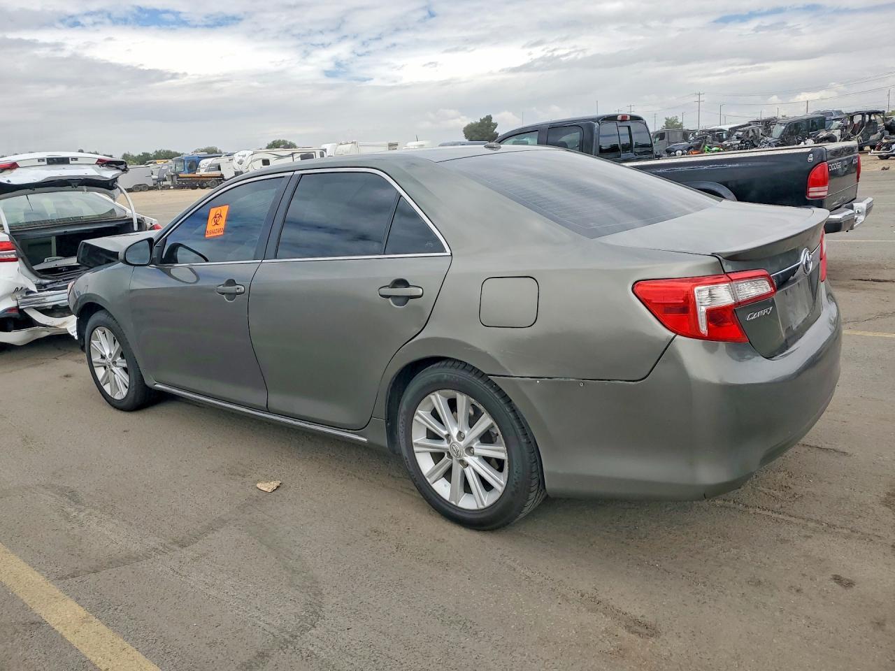 2012 Toyota Camry Hybrid Xle - Фото 2