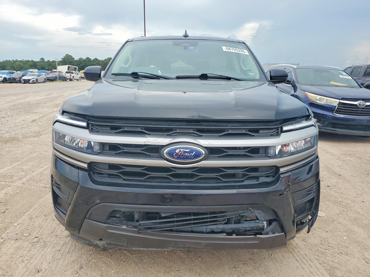 2023 Ford Expedition Xlt - Фото 5