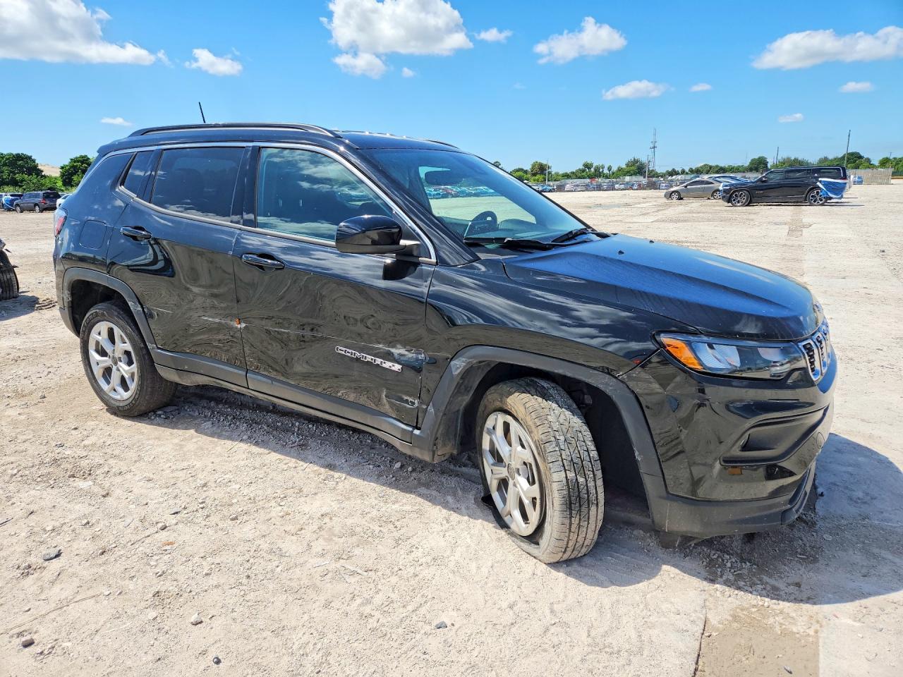 2025 Jeep Compass Latitude - Фото 4