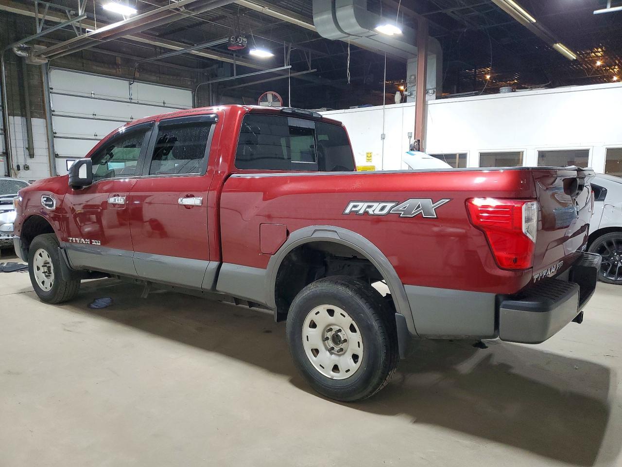 2017 Nissan Titan Xd Pro-4X - Фото 2