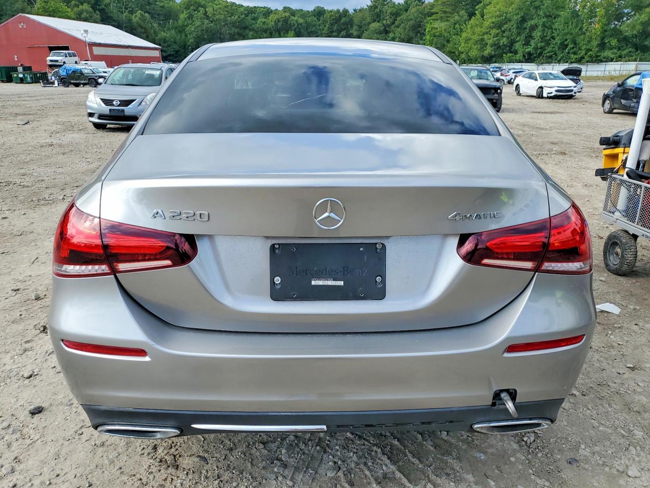 2021 Mercedes-Benz A 220 4Matic - Фото 6