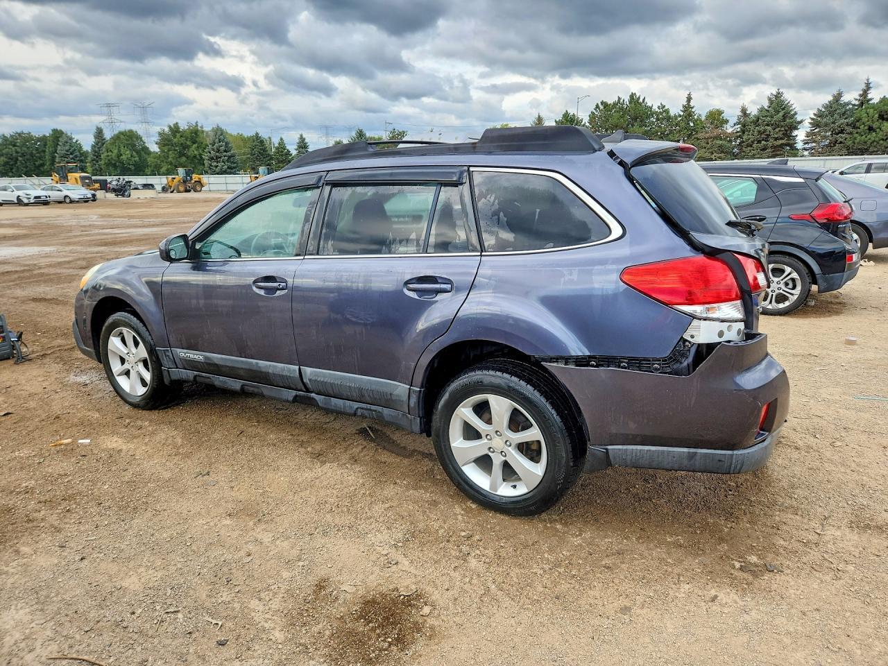 2014 Subaru Outback 2.5I Premium - Image 2