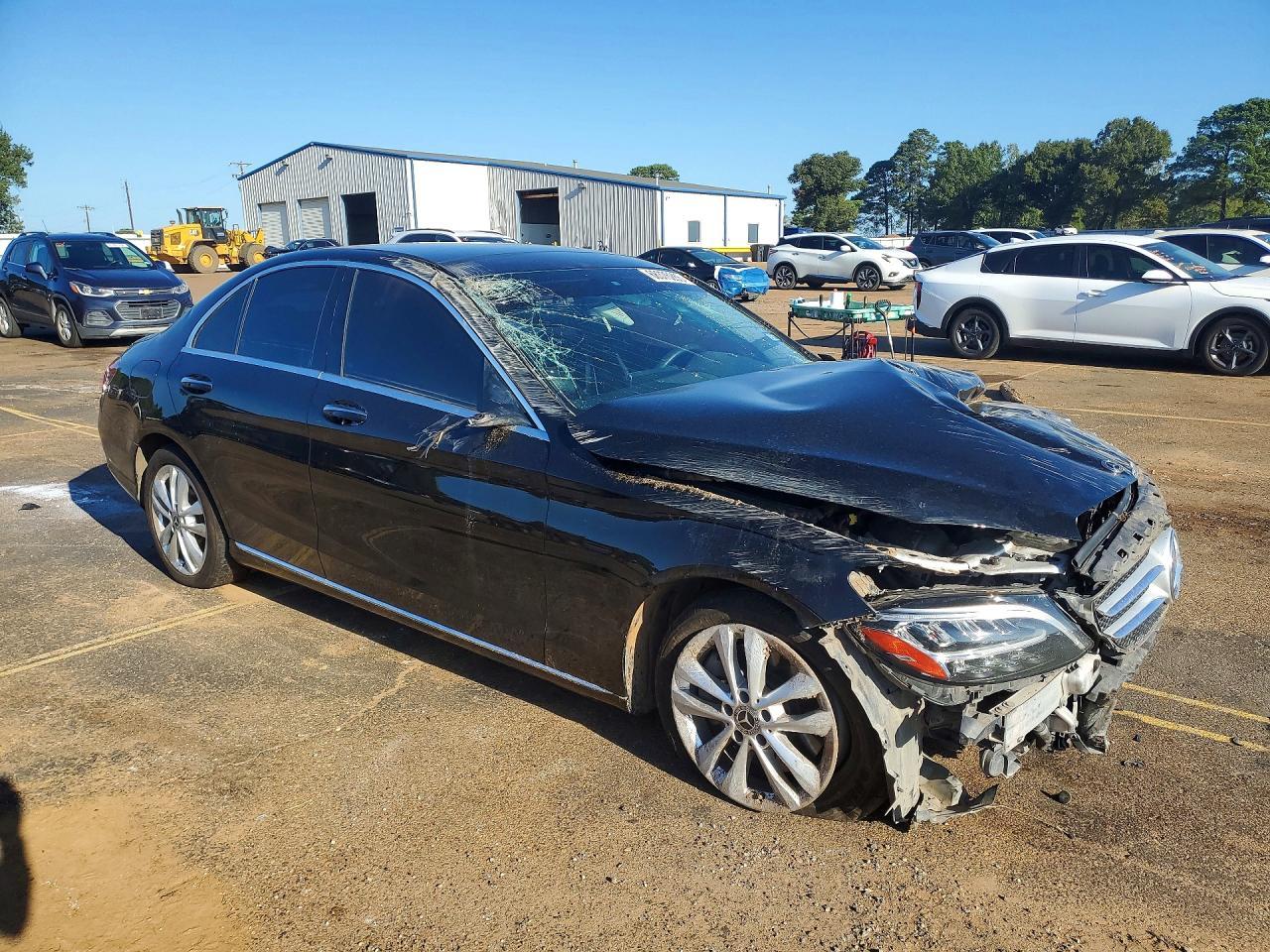 2020 Mercedes-Benz C 300 - Фото 4