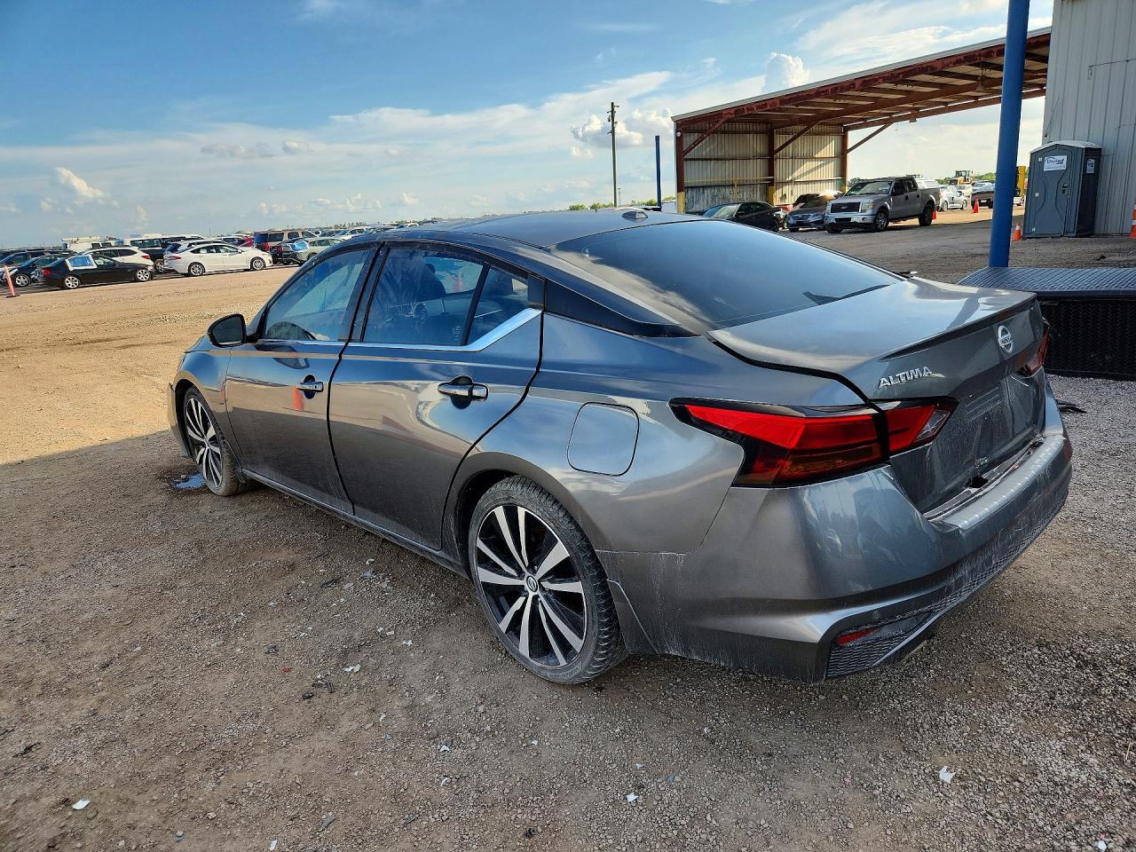 2021 Nissan Altima Sr - Фото 2