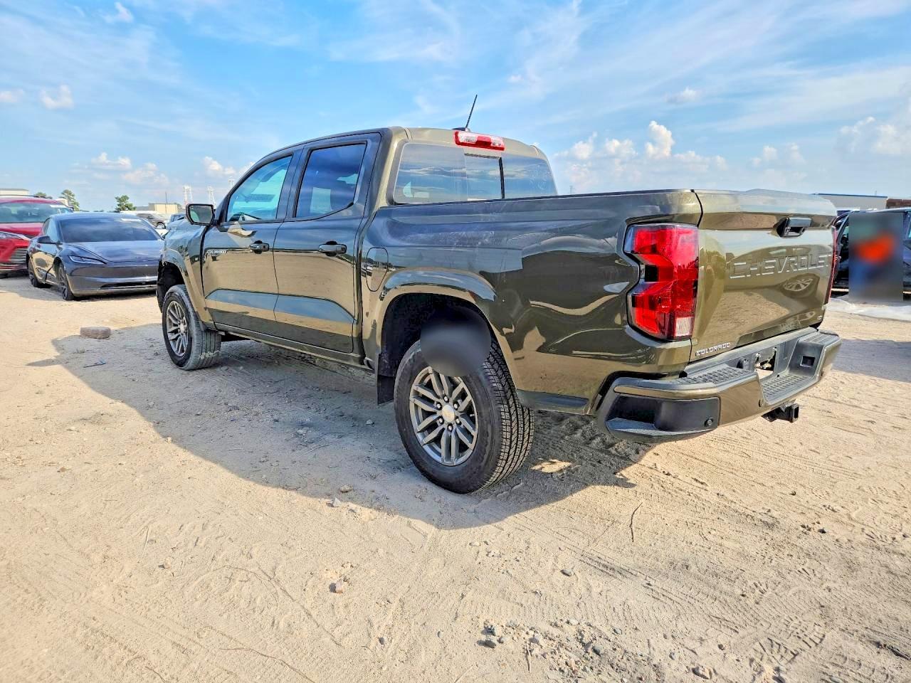2024 Chevrolet Colorado Lt - Фото 2