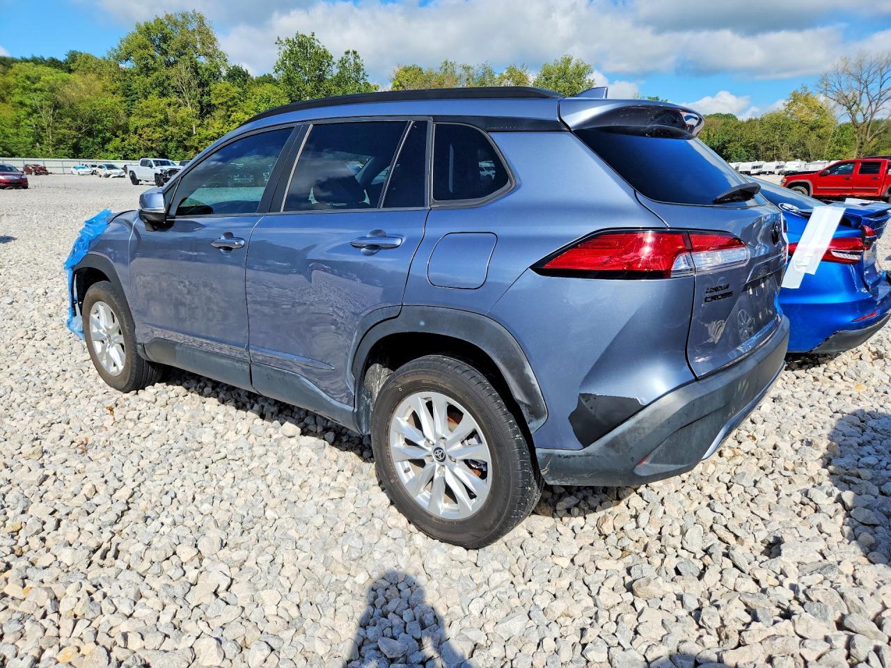 2022 Toyota Corolla Cross Le - Image 2