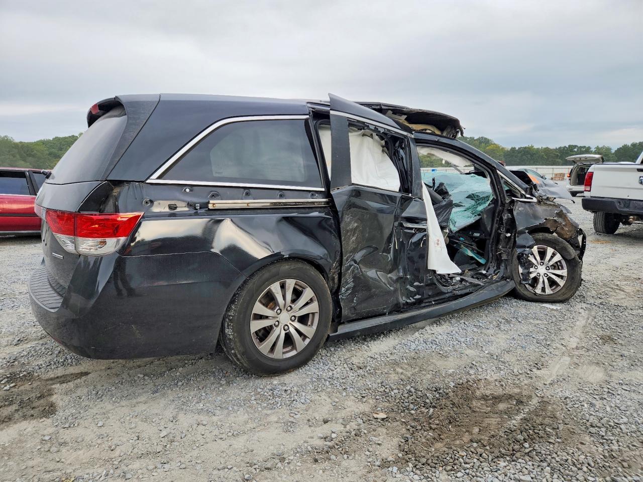 2016 Honda Odyssey Se - Фото 3