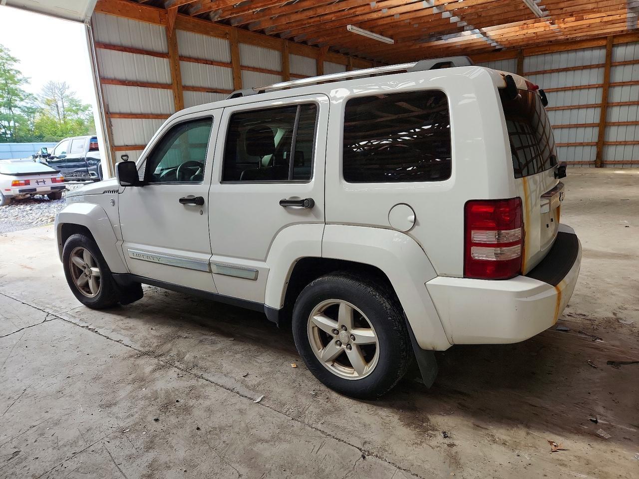 2011 Jeep Liberty Limited - Image 2