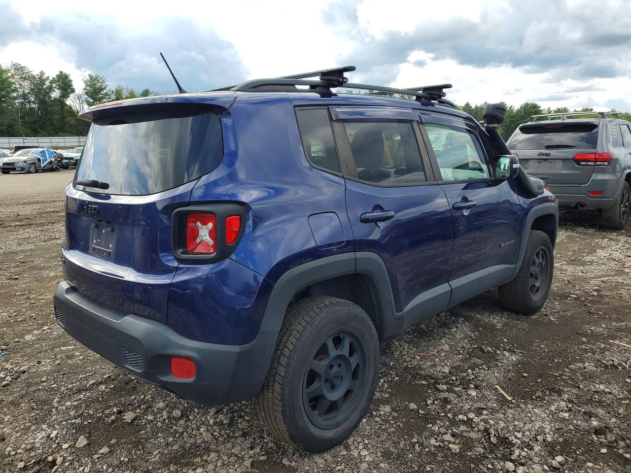 2017 Jeep Renegade Latitude - Фото 3