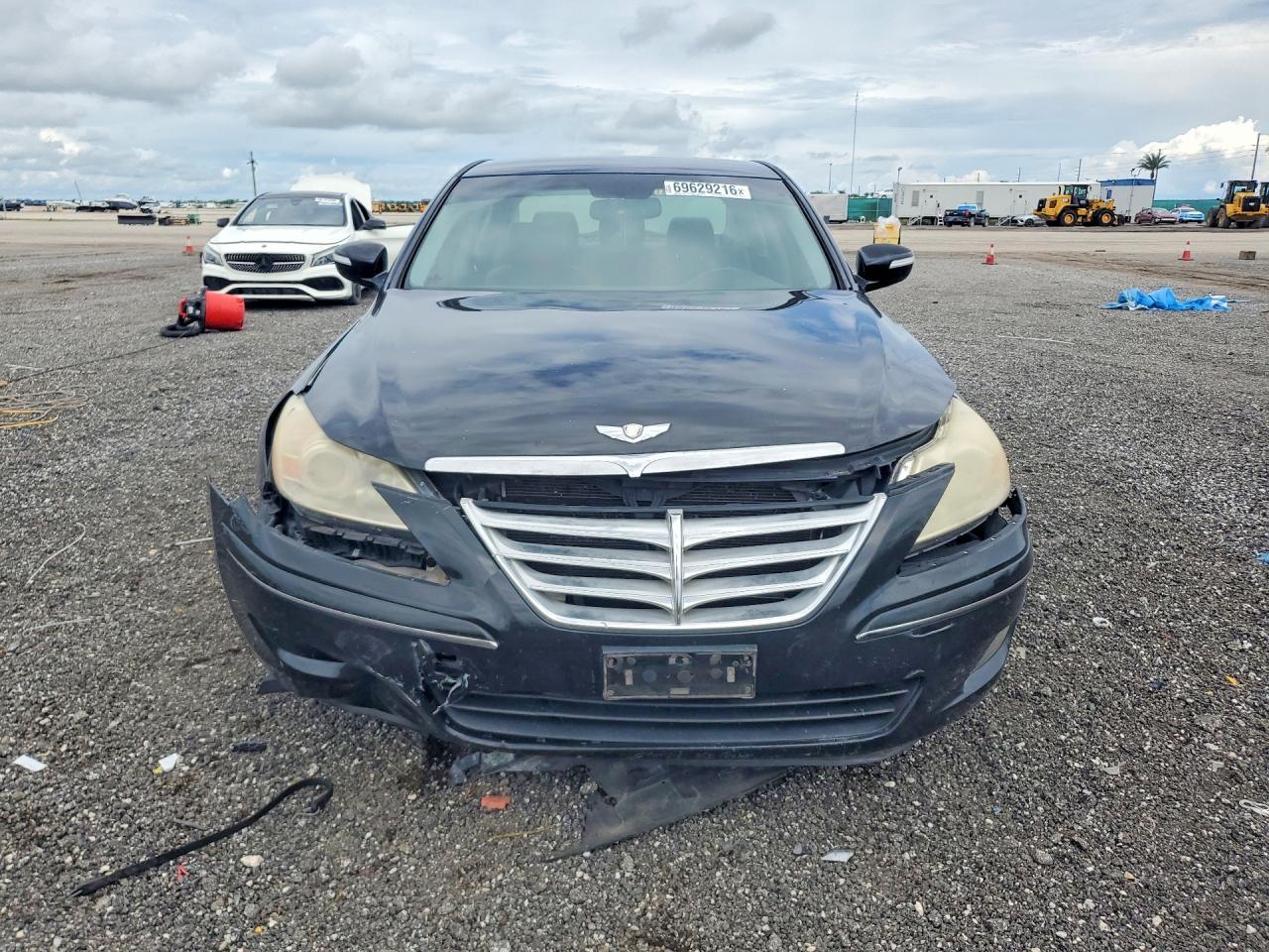2010 Hyundai Genesis 3.8L - Фото 5