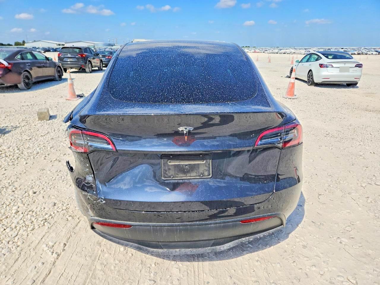 2024 Tesla Model Y - Image 6