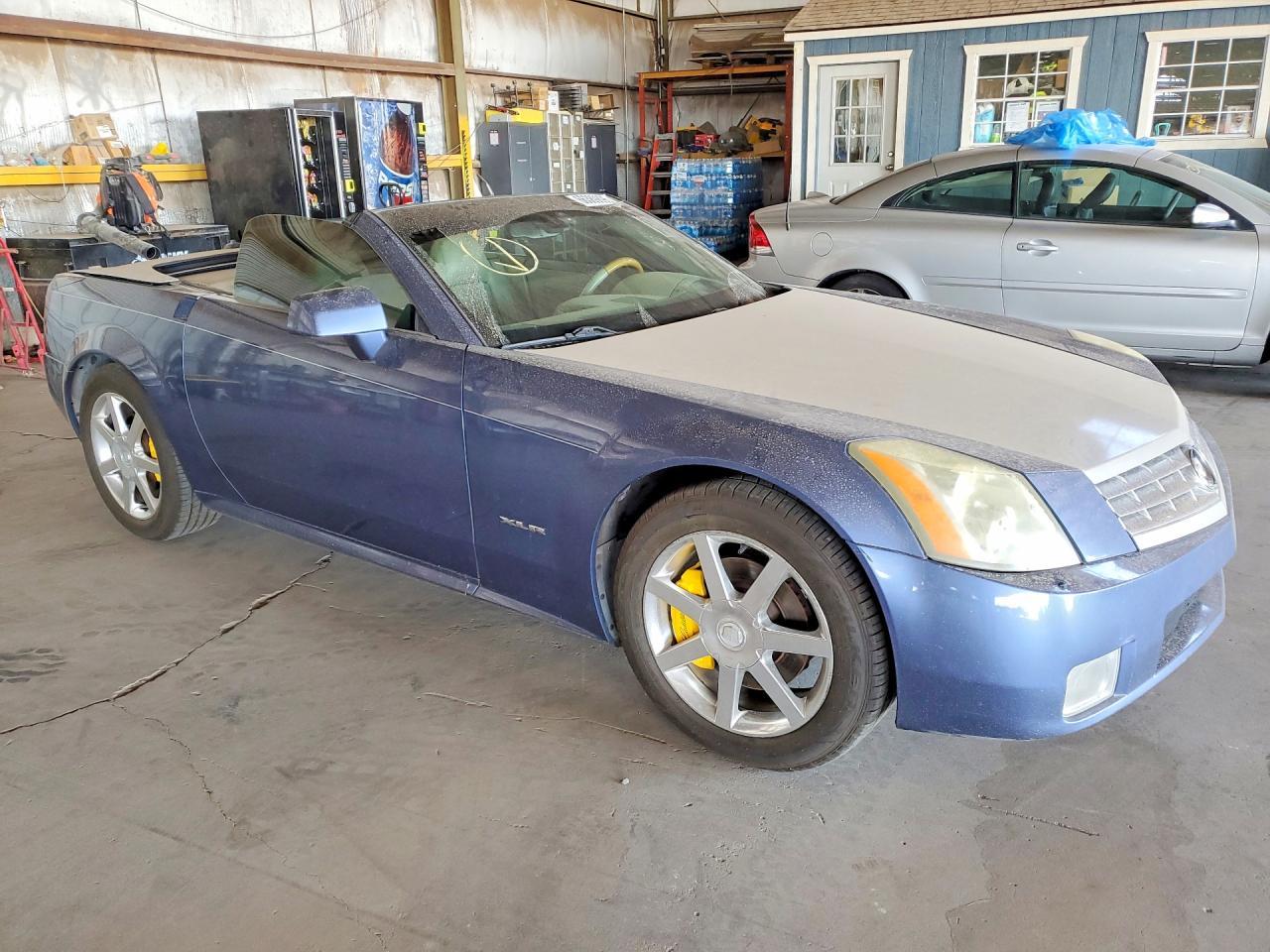 2005 Cadillac Xlr - Image 4