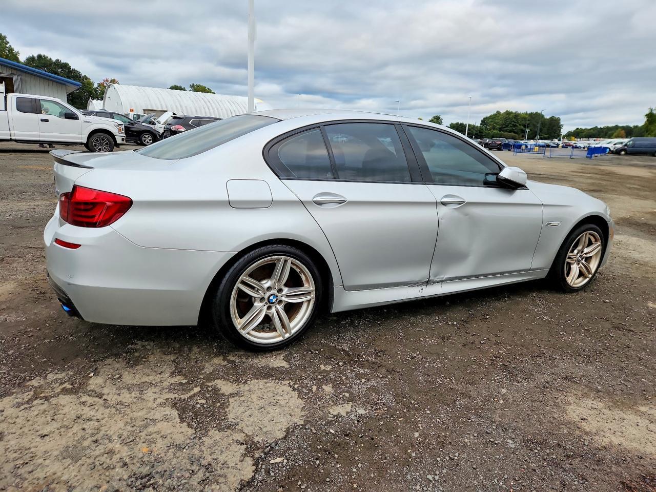 2013 BMW 550 Xi - Image 3