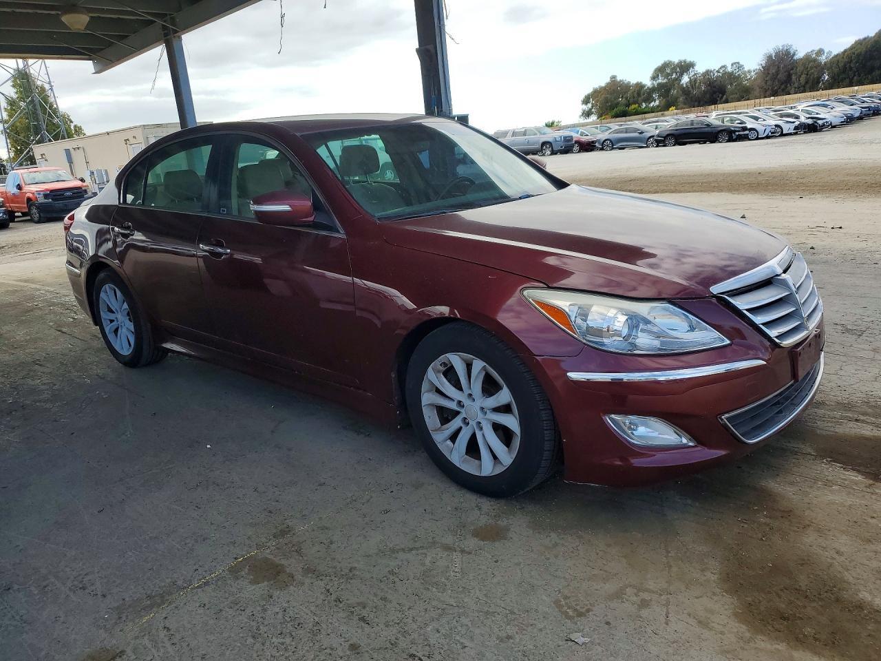 2012 Hyundai Genesis 3.8L - Фото 4