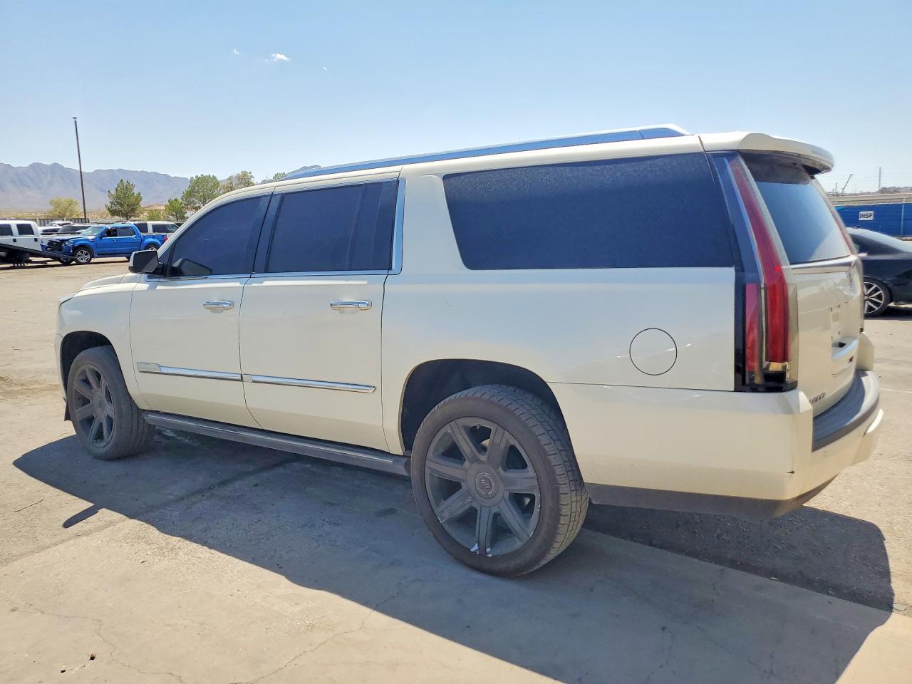 2015 Cadillac Escalade Esv Premium - Фото 2