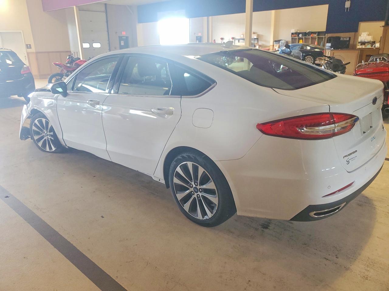 2020 Ford Fusion Se - Image 2
