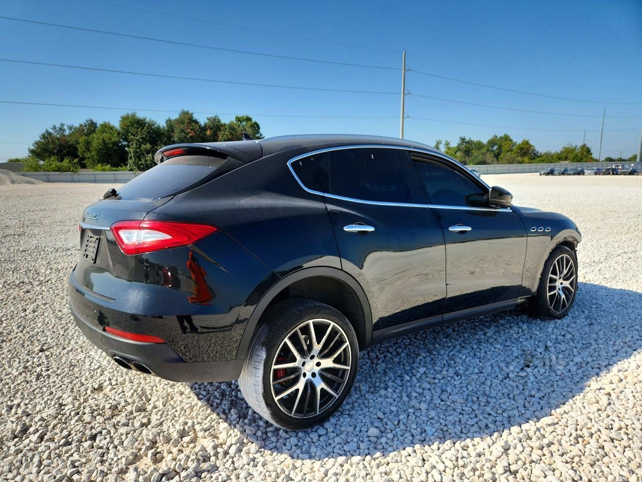 2017 Maserati Levante S - Фото 3
