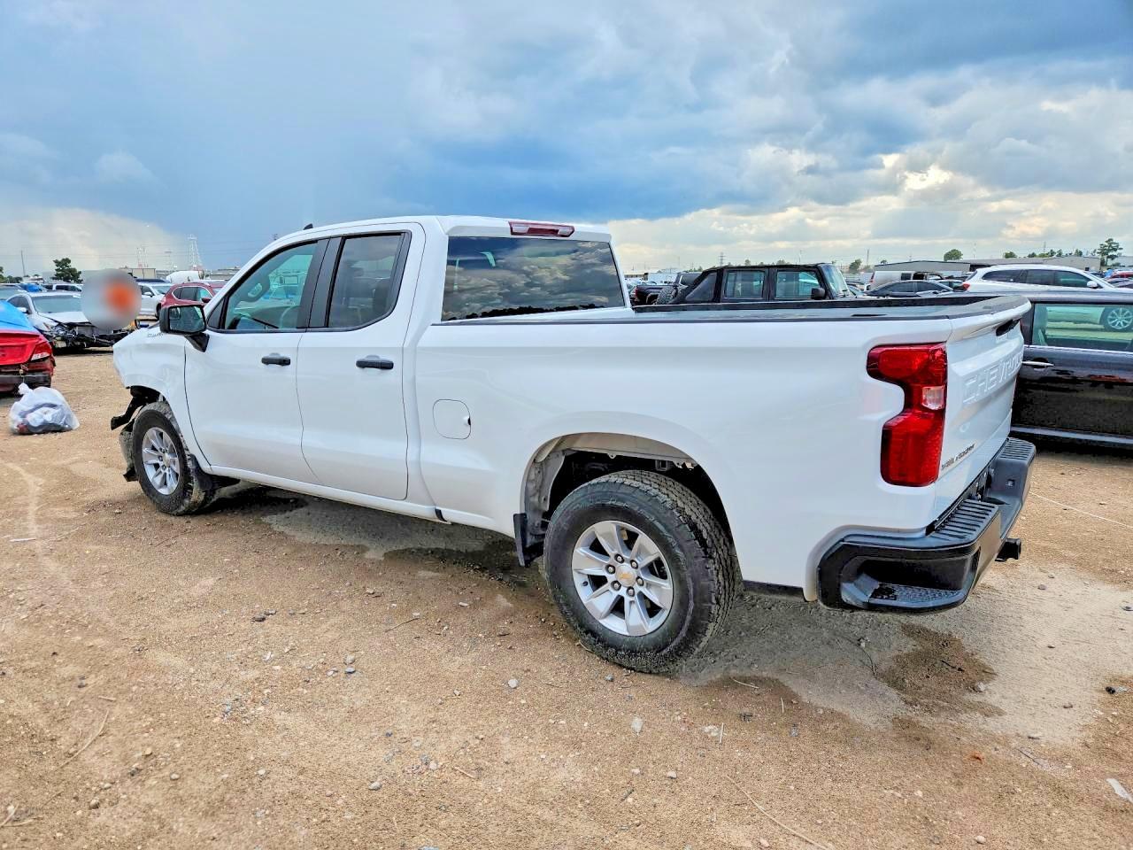 2025 Chevrolet Silverado C1500 - Фото 2
