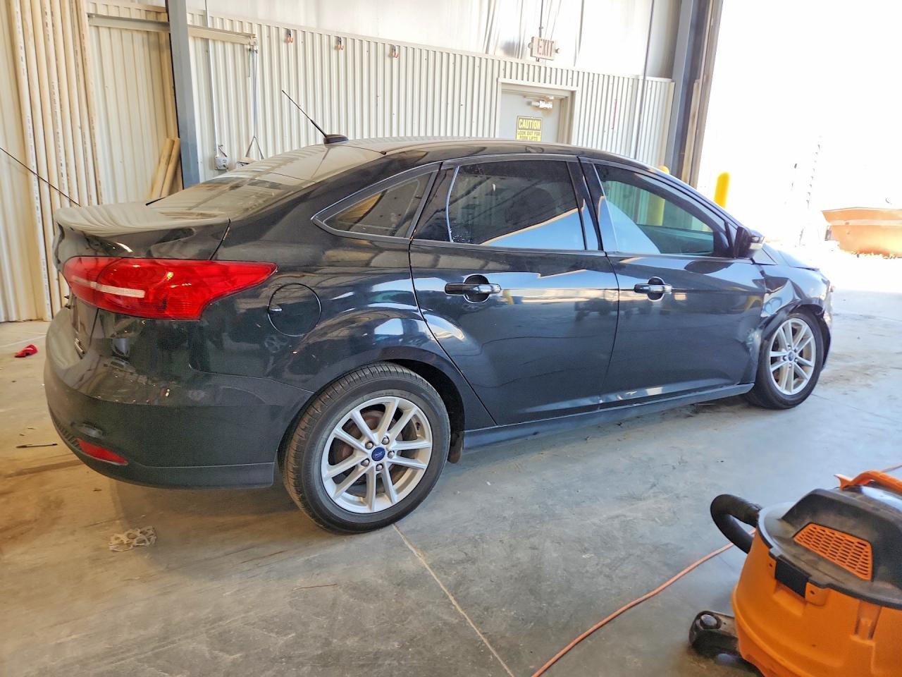2015 Ford Focus Se - Image 3