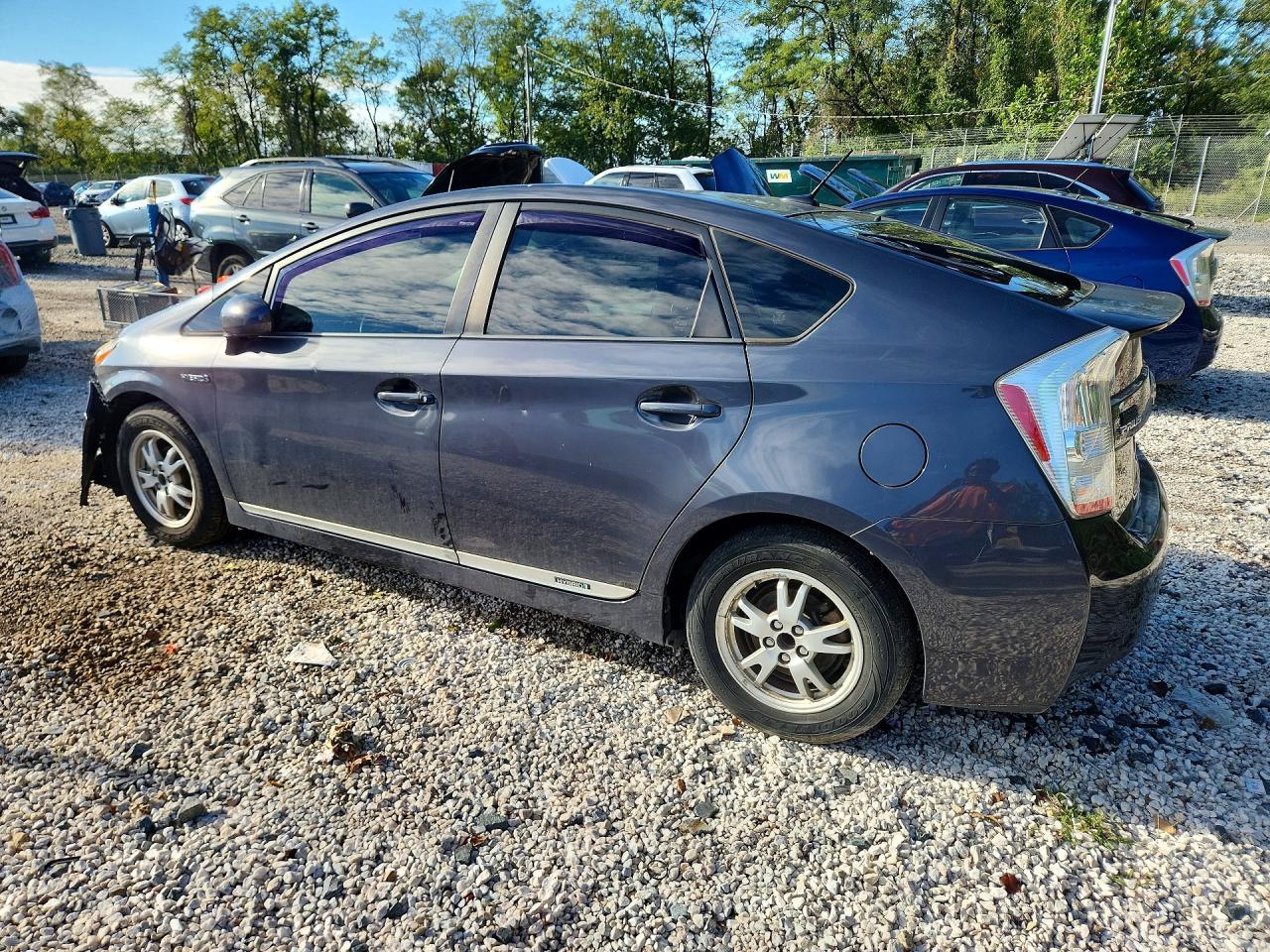 2011 Toyota Prius Three - Image 2