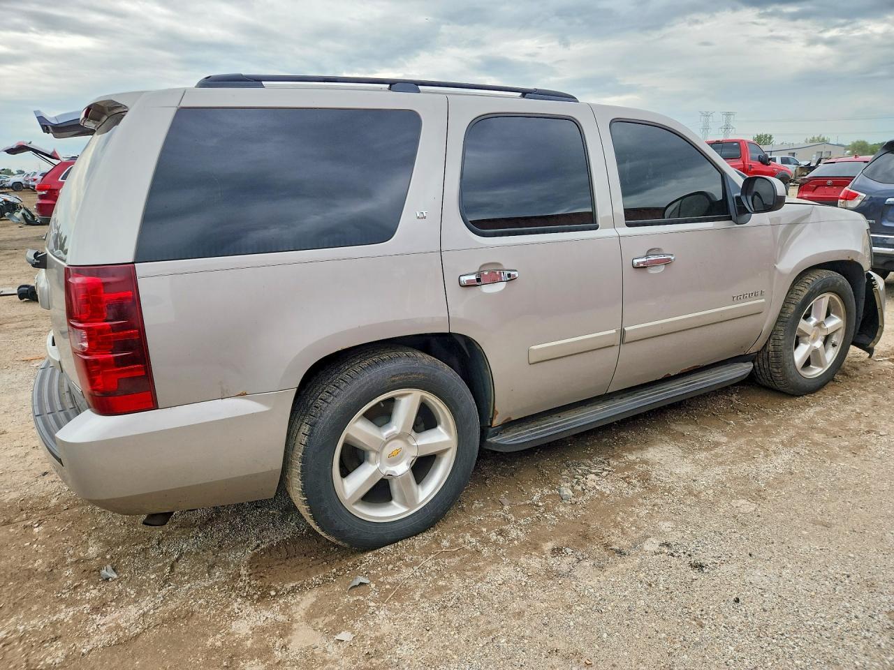 2008 Chevy Tahoe - Фото 3
