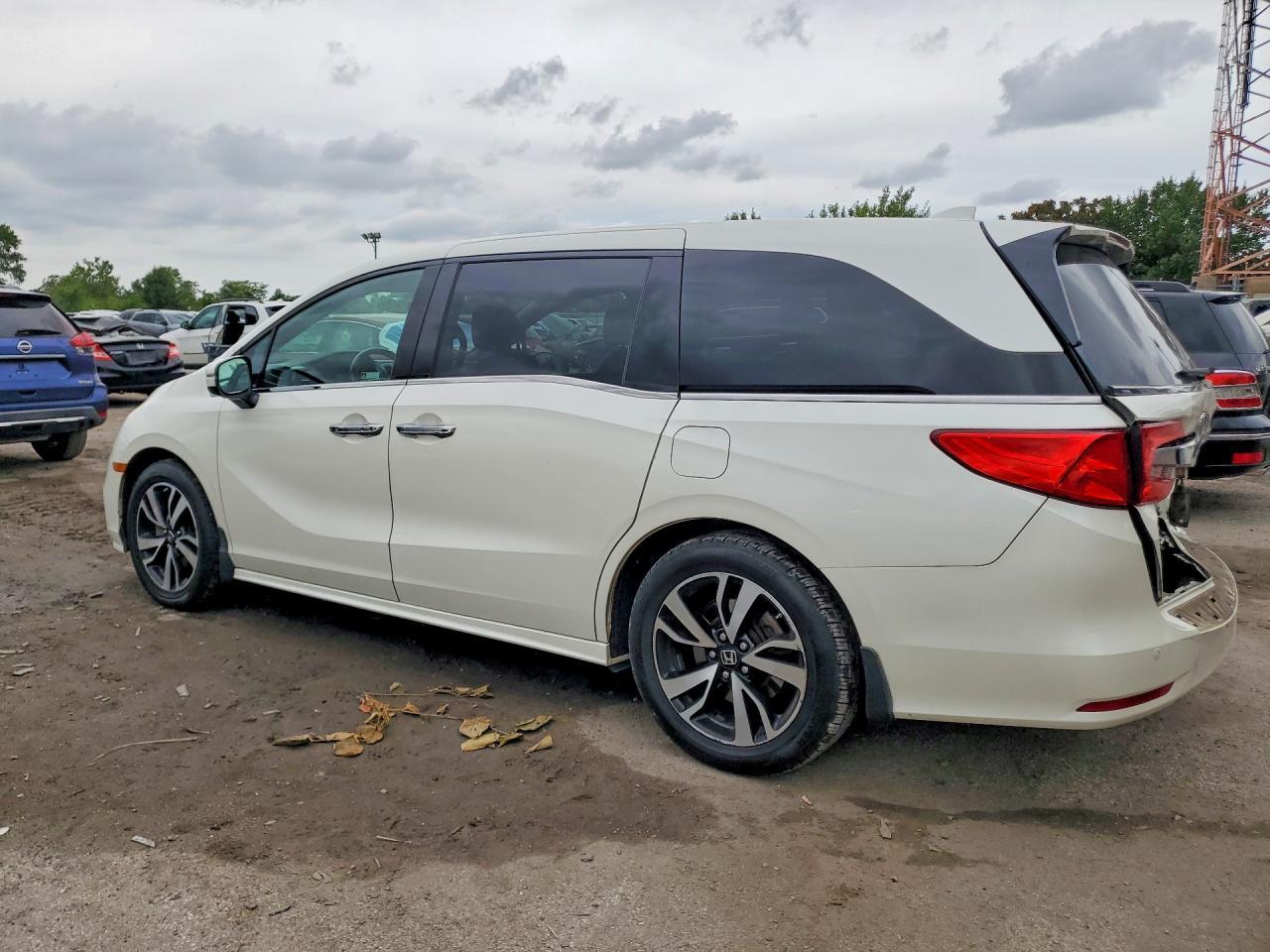 2018 Honda Odyssey Elite - Фото 2