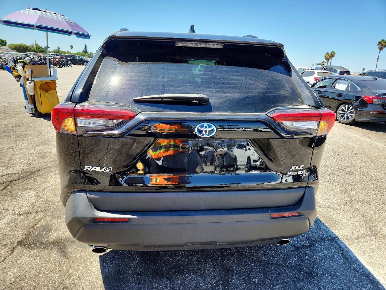 2024 Toyota Rav4 Hybrid Xle - Image 6